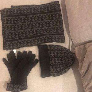 Michael Kors set of Beanie , scarf and gloves